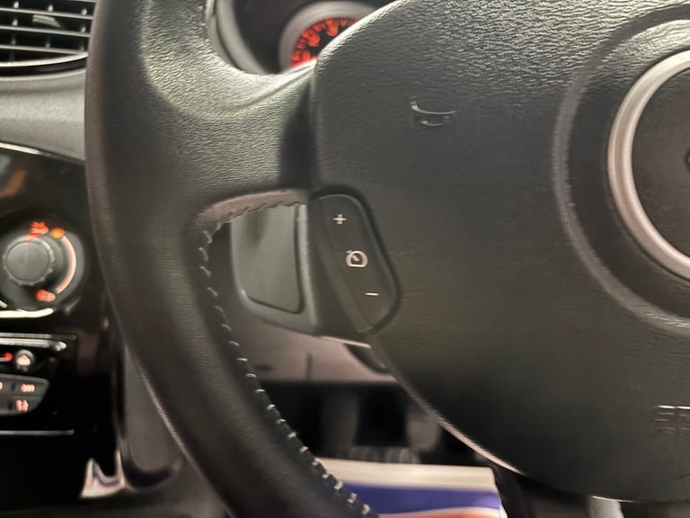 2012 Renault Clio 1.2 16V Dynamique TomTom 5dr HATCHBACK Petrol Manual