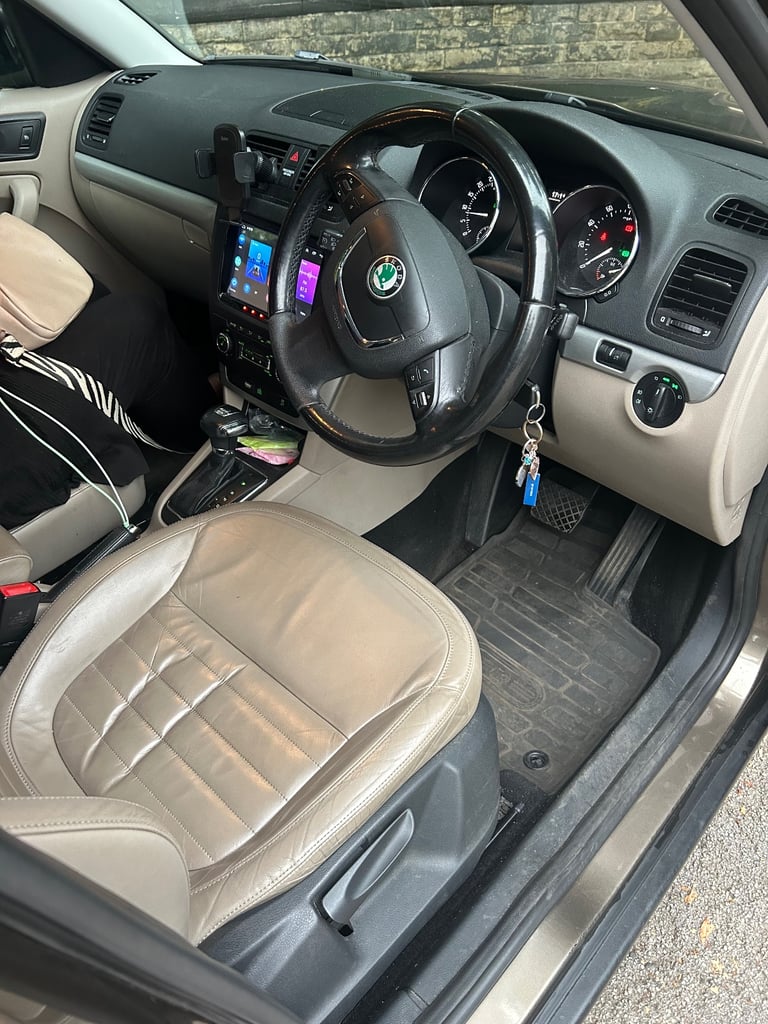 Skoda, YETI, Hatchback, 2010, Semi-Auto, (DSG) 1968 (cc), 5 doors