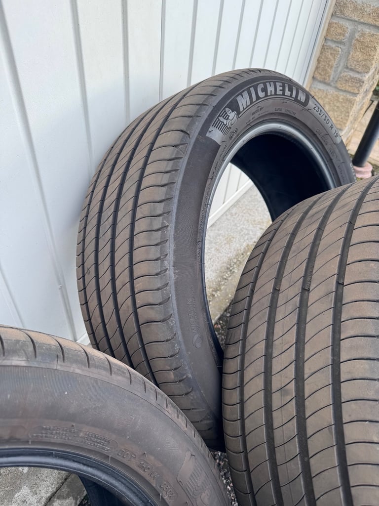 Michelin Primacy 4s Tyres 235/50R19