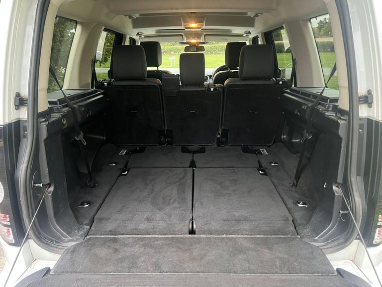 LAND ROVER DISCOVERY 4 3.0 SD V6 HSE 2015