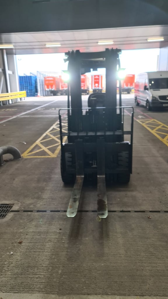 Electric Forklift truck EP series 35 2016