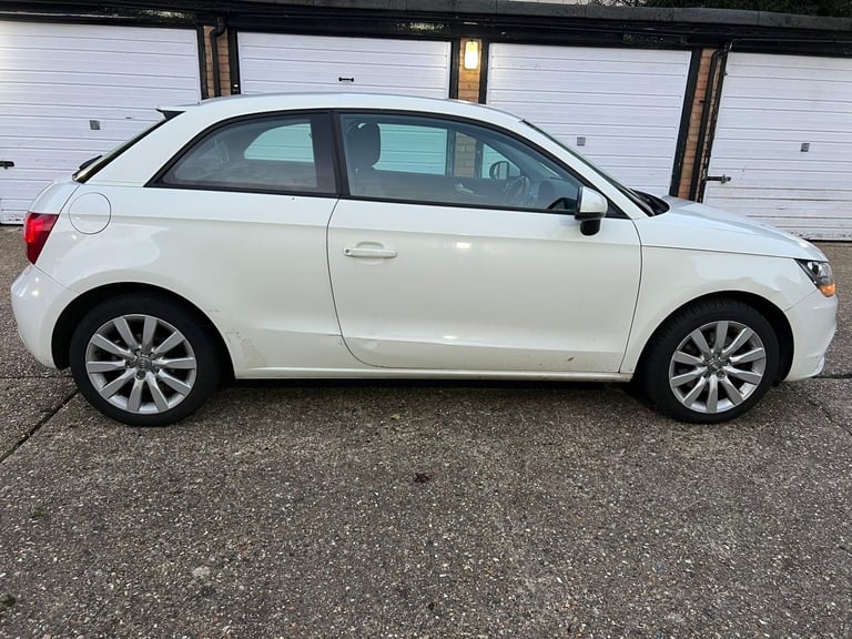 Audi, A1, Hatchback, 2013, Semi-Auto, 1390 (cc), 3 doors