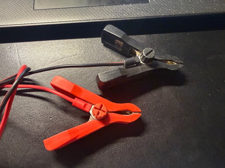 image for Ultimate Speed ULGD 3.8 A1 12V/6V Lead Acid Battery Charger - FULLY WORKING