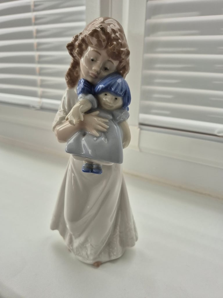 image for Nao by Lladro Figurine (Number 1107)