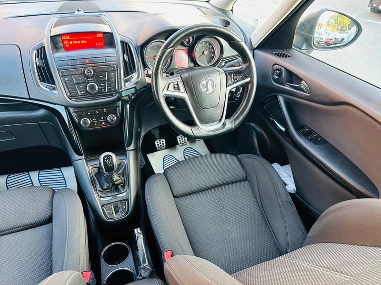 2014 Vauxhall Zafira Tourer 2.0 CDTi SRi Euro 5 5dr MPV Diesel Manual
