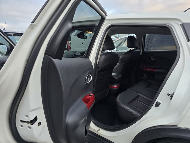 2013 Nissan Juke 1.6 Tekna 5dr CVT HATCHBACK Petrol Automatic