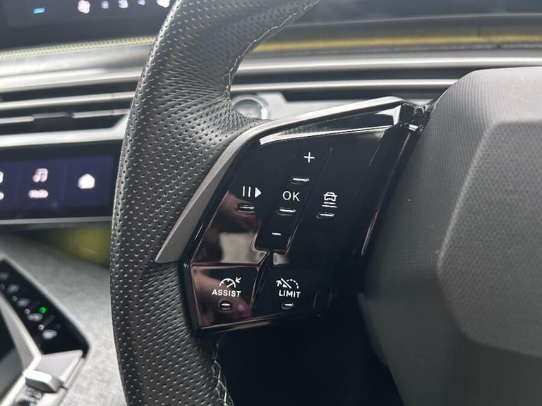 2025 Peugeot 5008 1.2 Hybrid Gt Suv 5dr Petrol Hybrid E Dsc6 Euro 6 (s/s) (136 Ps) HATCHBACK Petr...