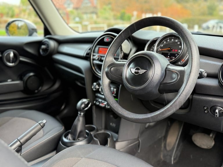 2017 67 MINI HATCH 1.5 COOPER HATCHBACK 3DR PETROL AUTO EURO 6 (S/S) (136 PS)