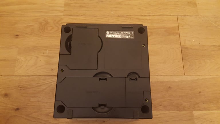 BLACK NINTENDO GAMECUBE CONSOLE ONLY TESTED AND WORKING
