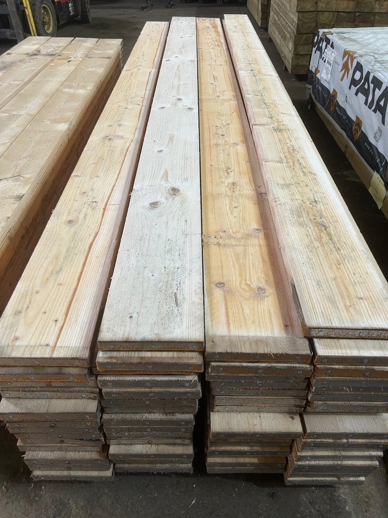 3.9m timber wood Scaffold Boards banded 225mm x 38mm