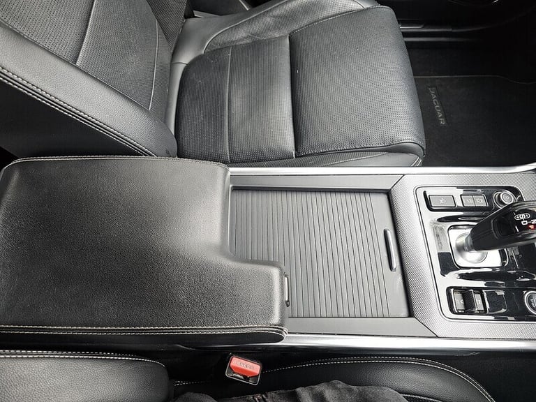 2021 Jaguar XE D200 MHEV R-Dynamic SE Saloon Diesel Automatic