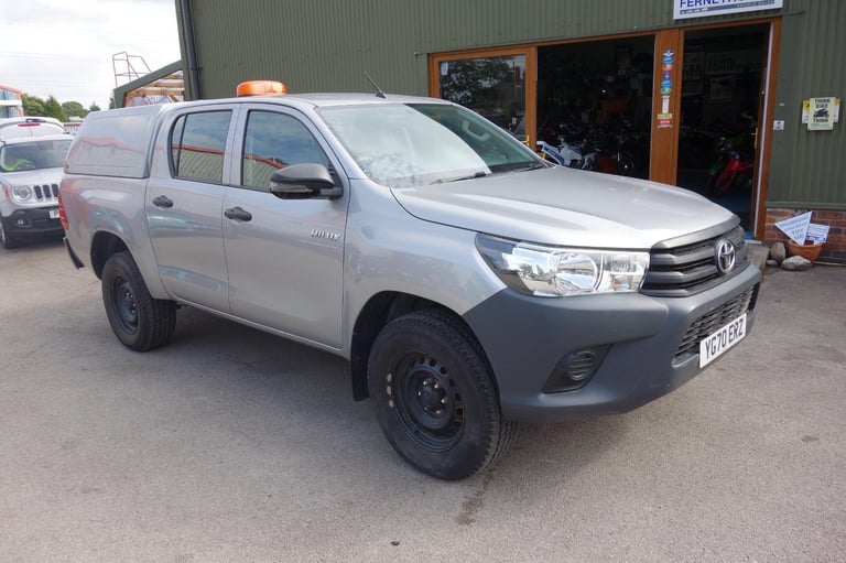image for Toyota Hilux 2.4 D-4D Active Pickup Double Cab 4dr Diesel Manual 4WD ... 2020/70
