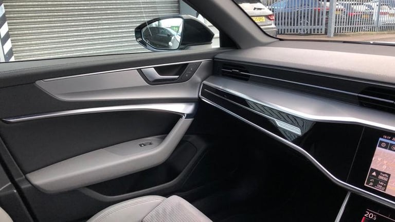 2019 Audi A6 Avant Black Edition 45 TFSI quattro 245 PS S tronic Automatic Saloon Petrol Automatic