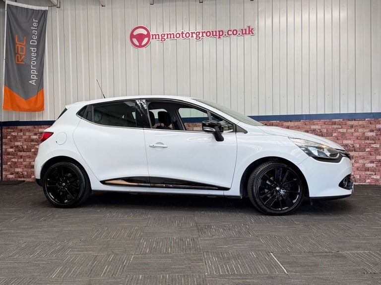 2015 Renault Clio 1.5 dCi Dynamique S Nav Hatchback 5dr Diesel Manual Euro 6 (s/s) (90 ps) Hatchb...