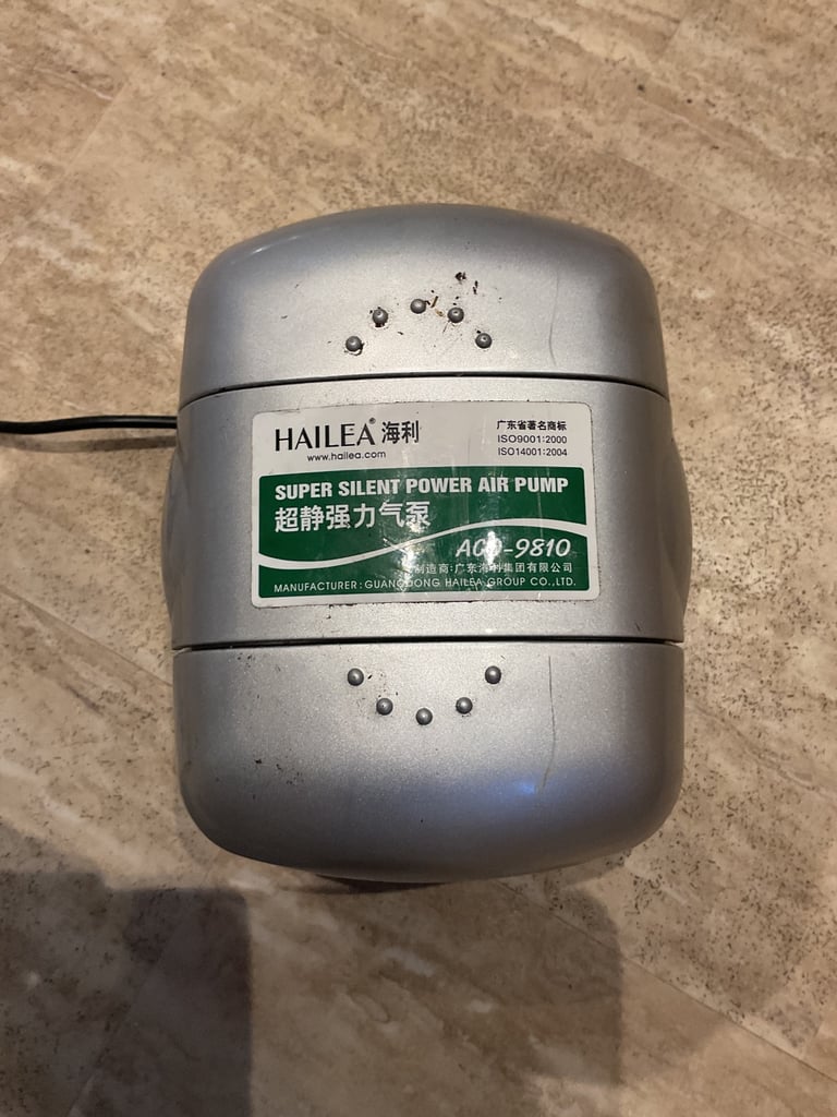 Fish tank silent air pump