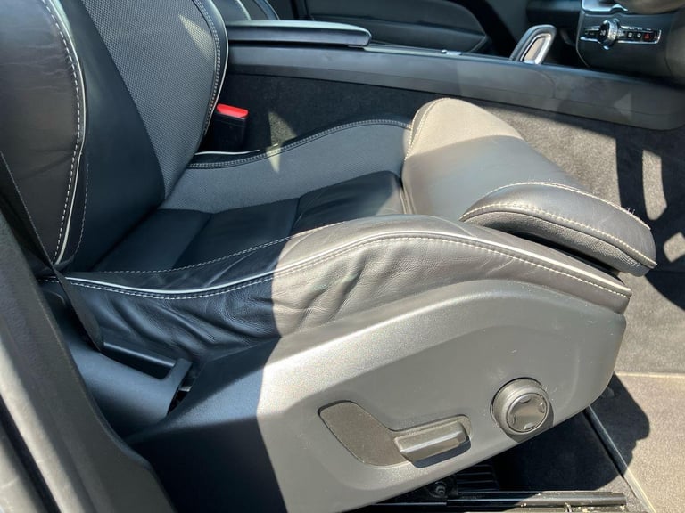 2020 Volvo XC60 B4 R-DESIGN AWD ESTATE Diesel/Electric Hybrid Automatic