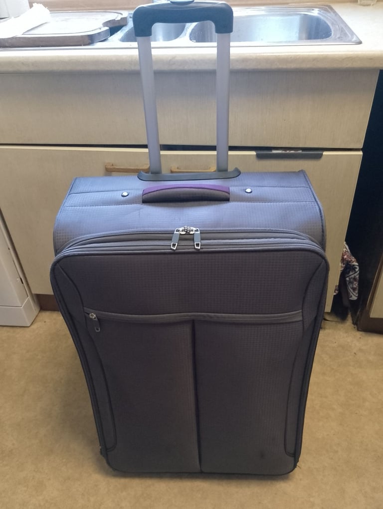 Large Grey 2 Wheel Suitcase - 73 x 47 x 28cm