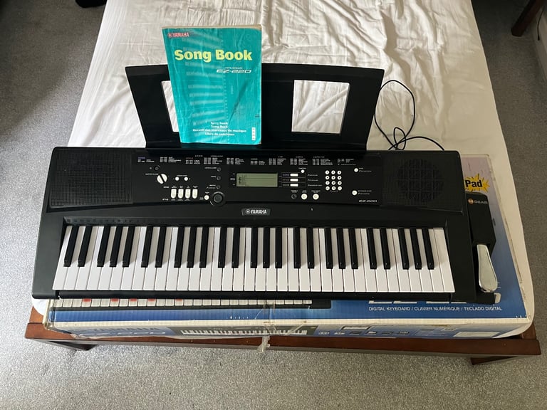 Yamaha EZ 220 keyboard 