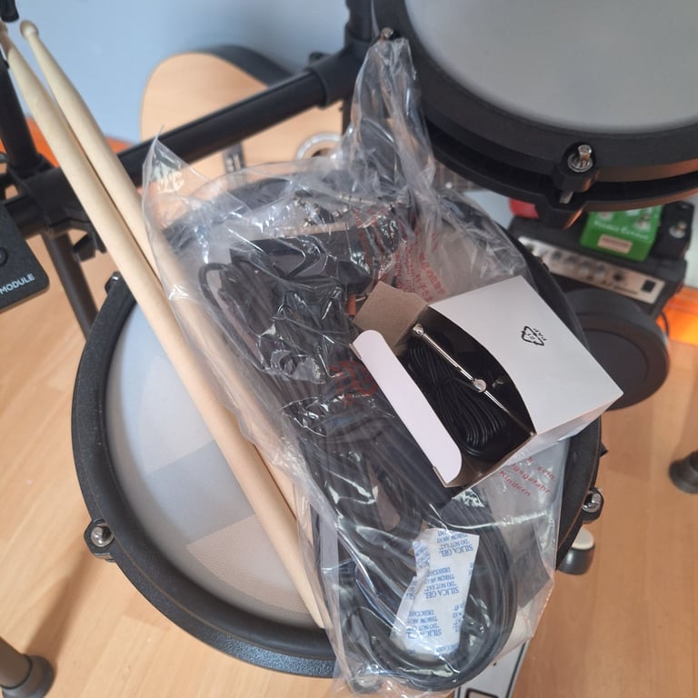 ALESIS NITRO MAX electric drum kit with expansion pack