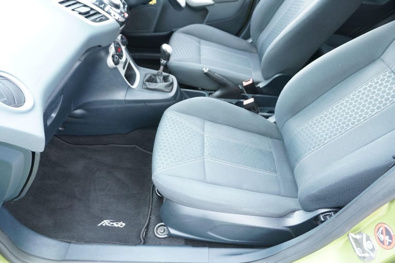 2010 Ford Fiesta 1.6 Titanium 5dr HATCHBACK Petrol Manual