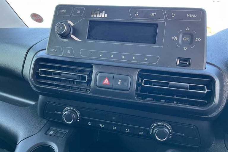 2022 Vauxhall Combo Life 1.5 Turbo D Edition 5dr MPV DIESEL Manual