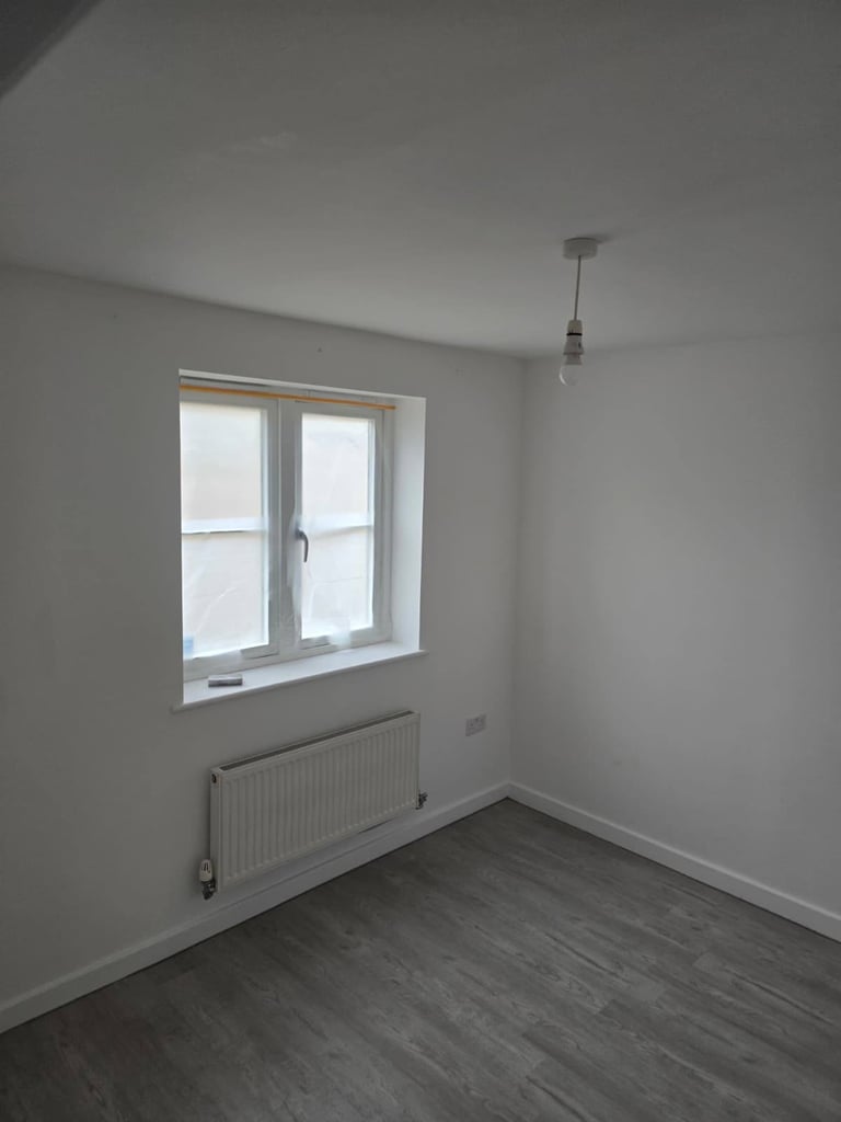 🌟 NEWLY-REFURBISHED 3/4 BED SEMI-DETACHED HOUSE – OXLEY PARK, MK4 🌟 Available Now – £1,695 pcm ***