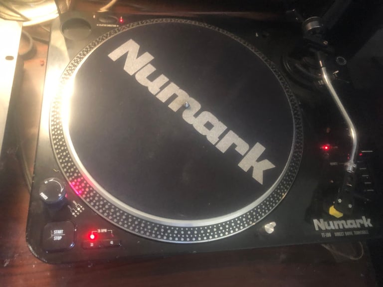 Pair NUMARK DIRECT DRIVE TT100 TURNTABLES+MIXER DESK