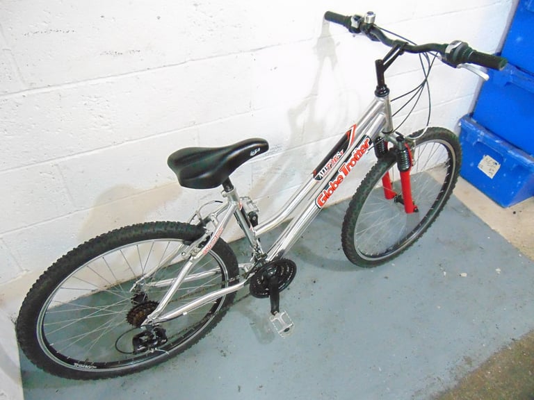 Globe Trotter (16 inch frame) Hardtail Mountain Bike (free local delivery)