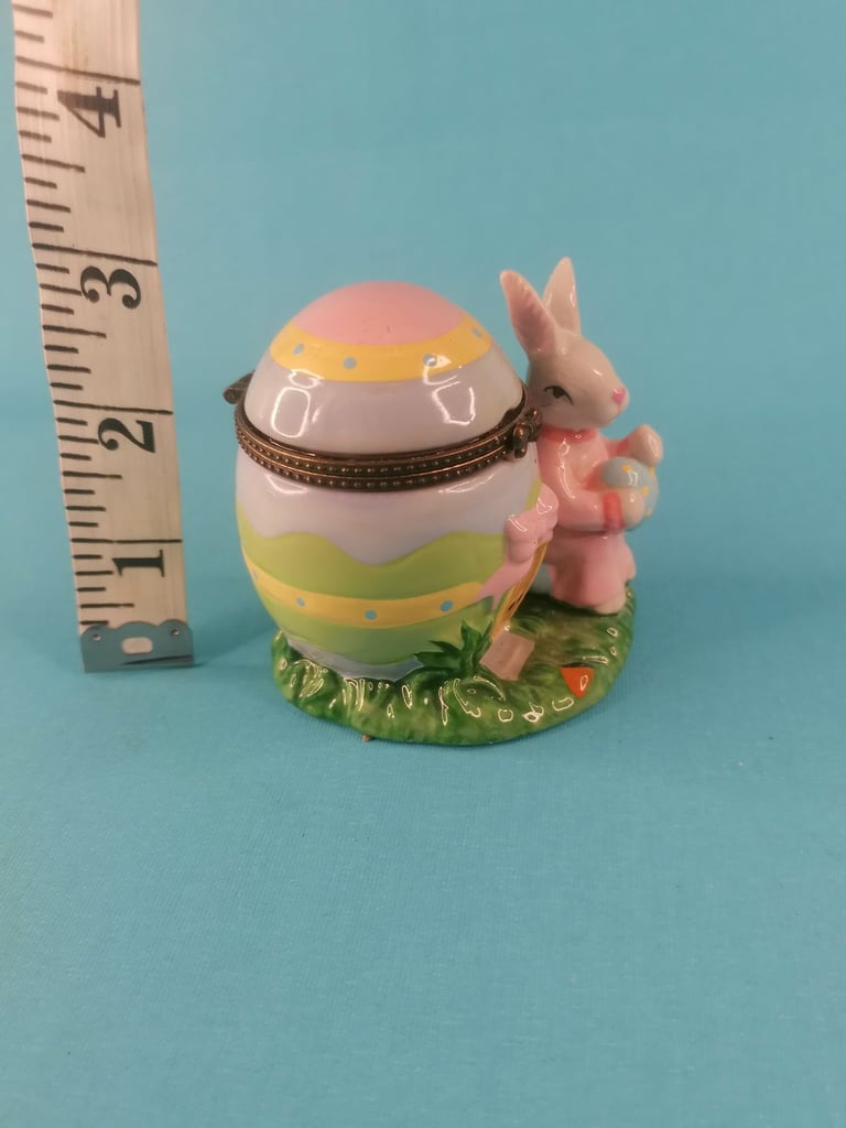 Vintage  Rabbit Trinket box 3-inch height. 