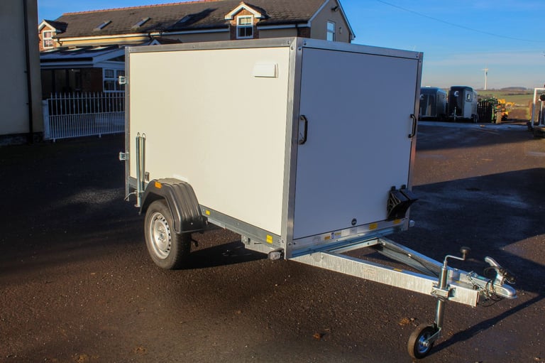 Debon roadster C220 box van trailer - £2209 + VAT ✅- White