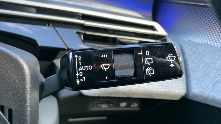 2025 Peugeot 5008 1.2 Hybrid 136 GT 5dr e-DSC6 HATCHBACK PETROL Automatic