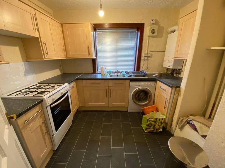 5 Madras Place Flat 0-1 Neilston G78 3PH  - Available Now