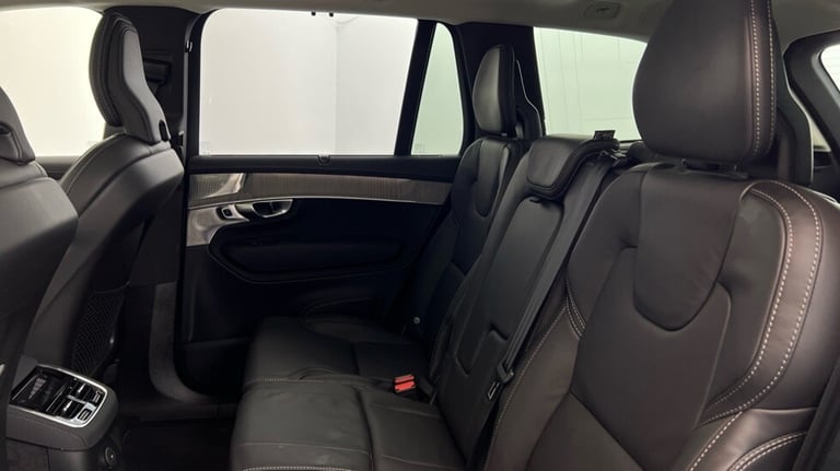 2025 Volvo XC90 Ultra, T8 AWD Plug-in hybrid, Dark, 7 Seats (BLIS, Panoramic Sunroof) Estate Petr...