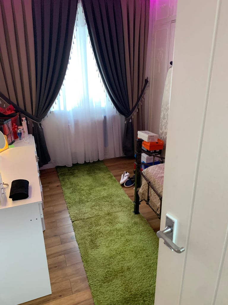 Three bedroom maisonette flat ground floor