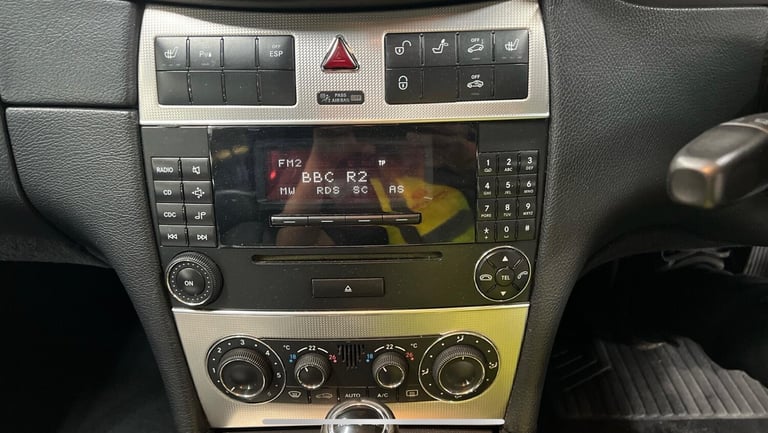 2009 Mercedes-Benz CLK 1.8 CLK200 Kompressor Avantgarde Cabriolet 2dr Petrol Automatic (214 g/km,...
