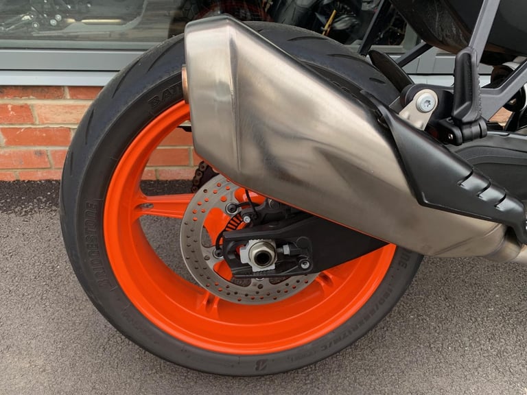 KTM 990 DUKE - TECH PACK - KTM WARRANTY 09/5/2029
