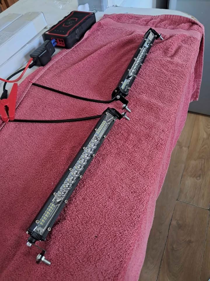 2 12 inch slimline LED 12-24 volt light bars