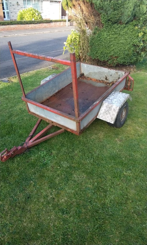 Trailer 5x3.5 ft  *needs restoration*