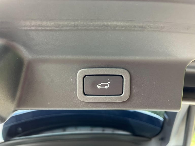 JAGUAR F-PACE 2.0 D180 Portfolio 2016