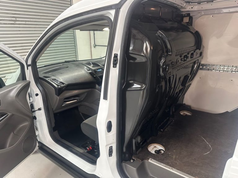 2019 68 FORD TRANSIT CONNECT 1.5 200 ECOBLUE PANEL VAN 5DR DIESEL L1 EURO 6 * 17