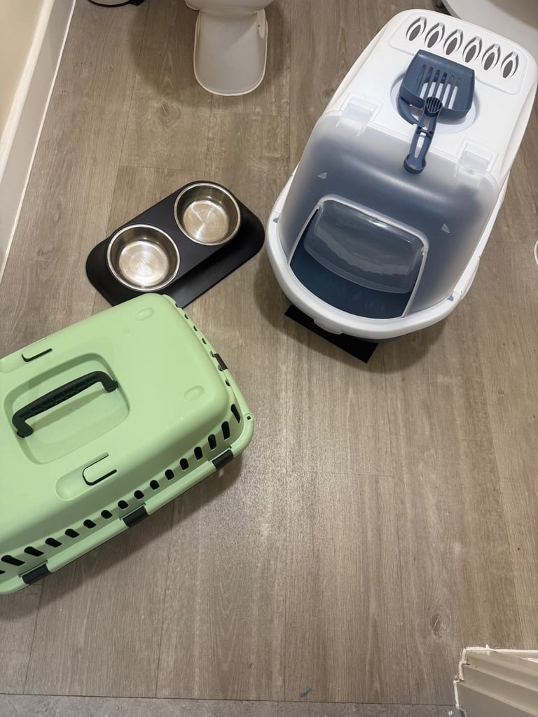 image for Cat litter box, cat bowels  and carrier