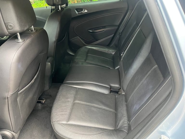 2014 Vauxhall Astra ELITE CDTI S/S ESTATE 6 SPEED MANUAL. Estate Diesel Manual