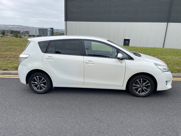 Toyota, VERSO, MPV, FSH, 7 seater, 2013, Manual, 1998 (cc), 5 doors