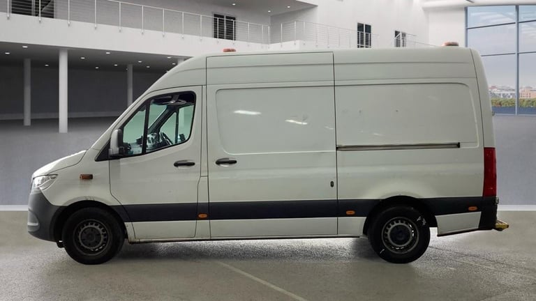 Mercedes-Benz Sprinter 317 CDI 170 L2H2 PROGRESSIVE MWB HIGH ROOF RWD AUTO