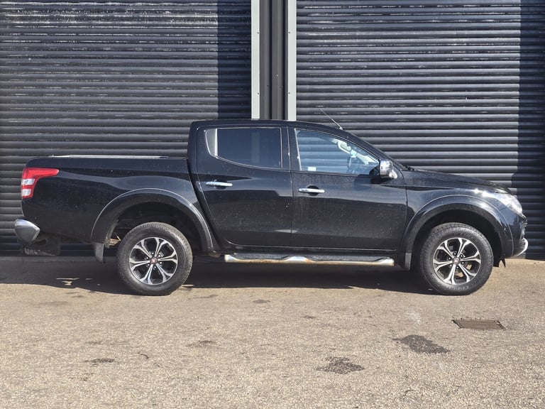 FIAT FULLBACK 2.4 Fullback Double Cab 2.4 180hp D-cab 6spd Manual Lx 2017
