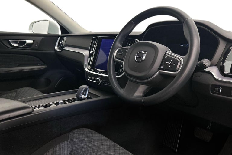 2022 Volvo V60 Momentum, B3 mild hybrid ESTATE Petrol/Electric Hybrid Automatic