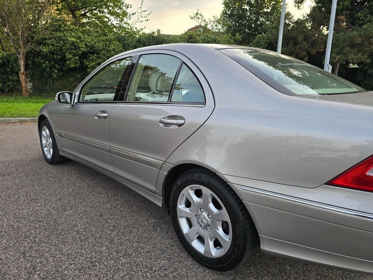 2006 Mercedes-Benz C Class 1.8 C180 Kompressor Elegance SE 4dr SALOON Petrol Automatic
