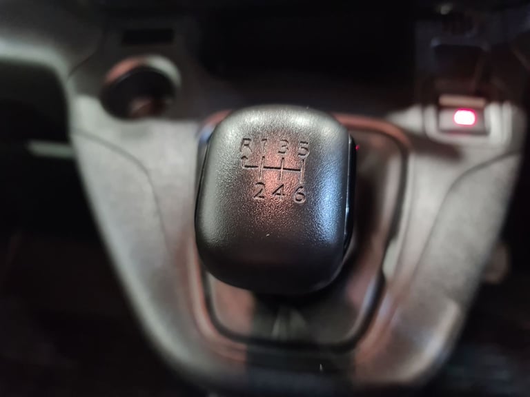 2024 Vauxhall Combo 1.5 TURBO D 2300 PRO P/V L2 H1 100 BHP LWB Panel Van Diesel Manual