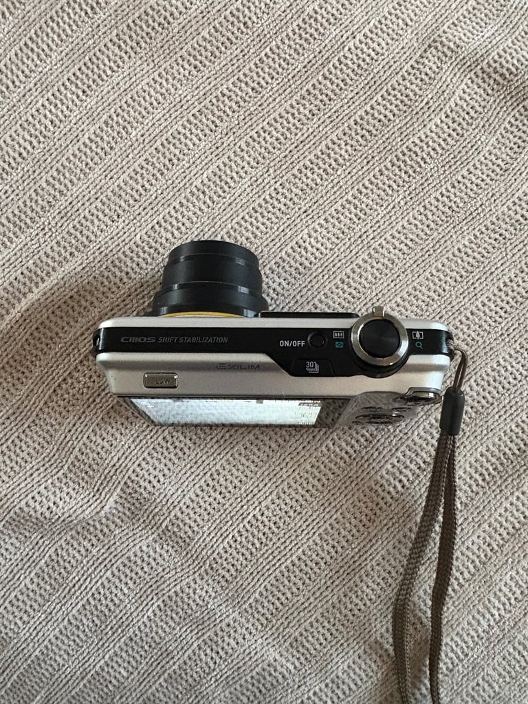 Casio Exilim EX-FC100 Digital Camera
