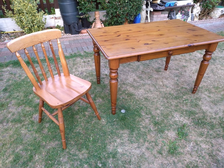 image for Pine farmhouse table & chairs